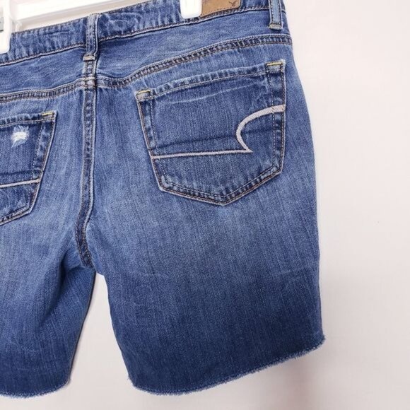 American Eagle Distressed Frayed Hem Cutoff Denim Jean Shorts Women's Size 2 - Picture 6 of 10